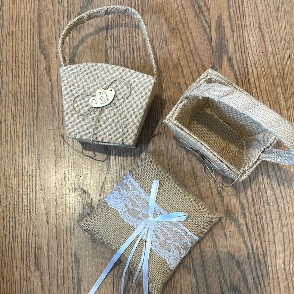 Wedding! 2 flower girl baskets and ring bearer pillow